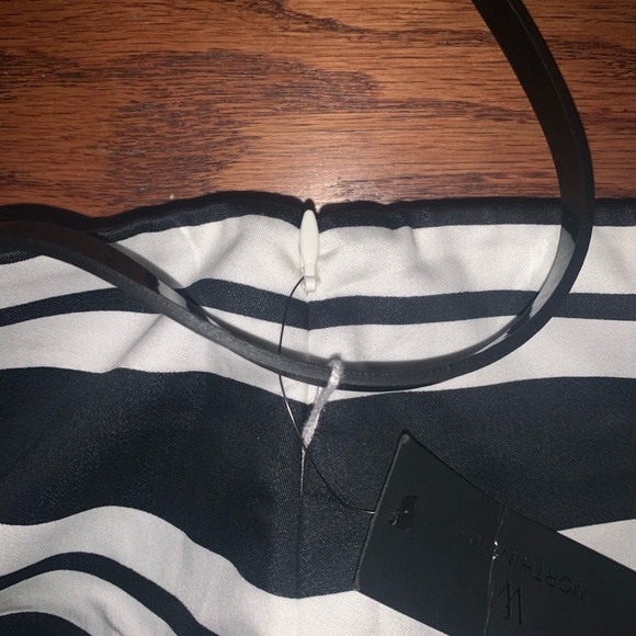 Black and white skirt - Picture 4 of 4